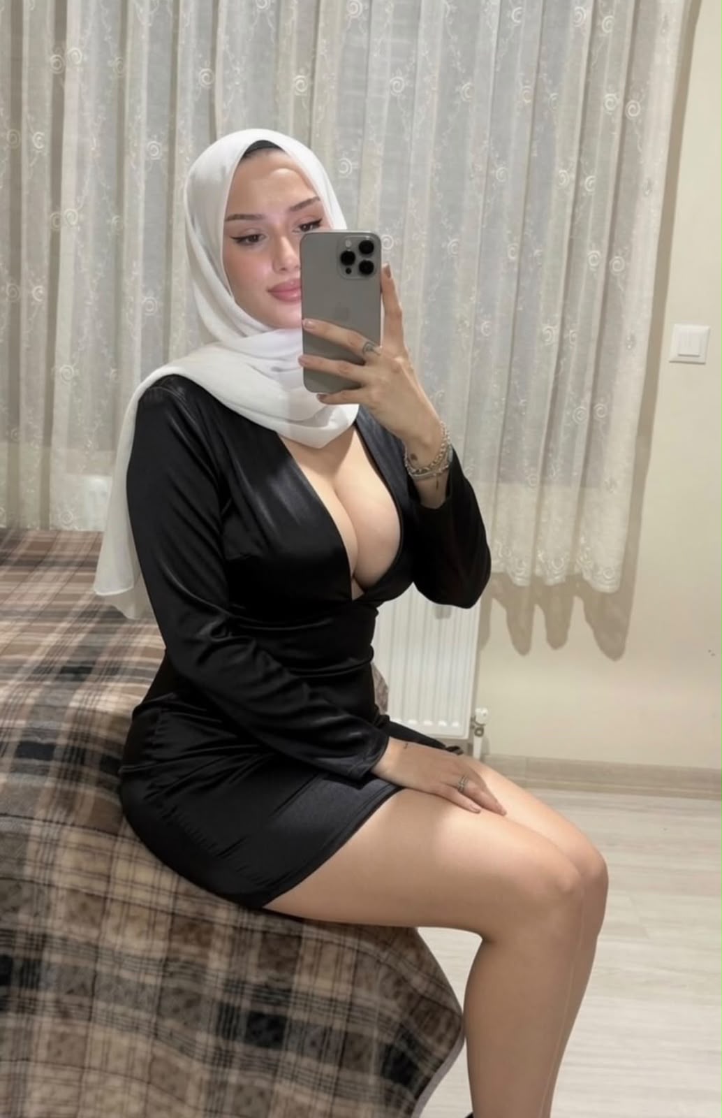 Orta Esmer Bayan Escort Yeliz