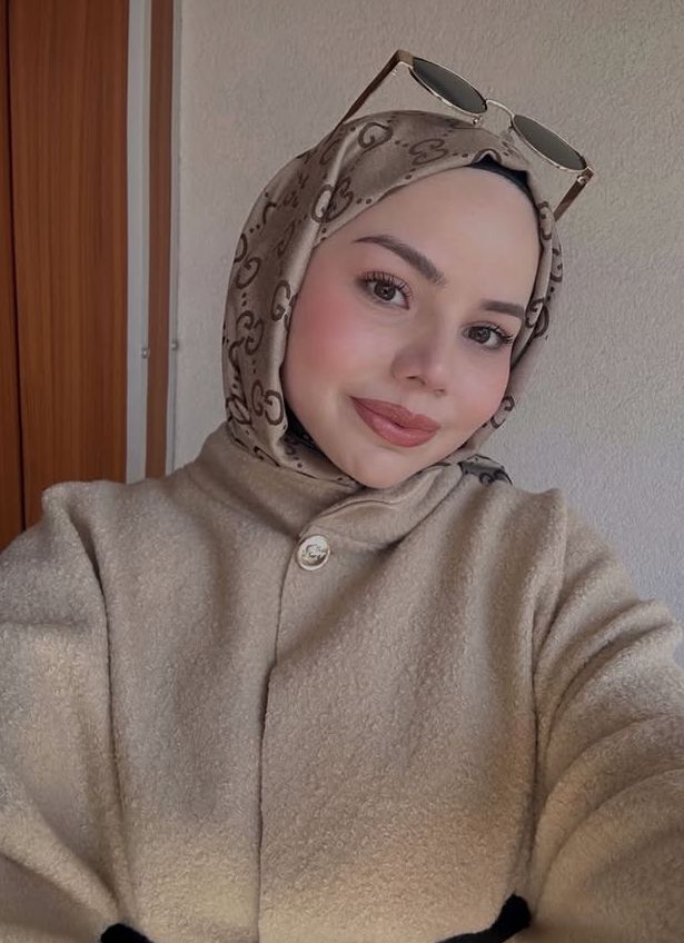 Orta Hayalperest Bayan Escort Hande